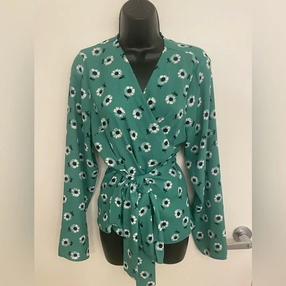 Halogen Wrap Top - Picture 1 of 2